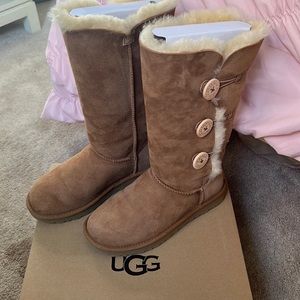 Bailey Button Triplet II Boot (Chestnut)